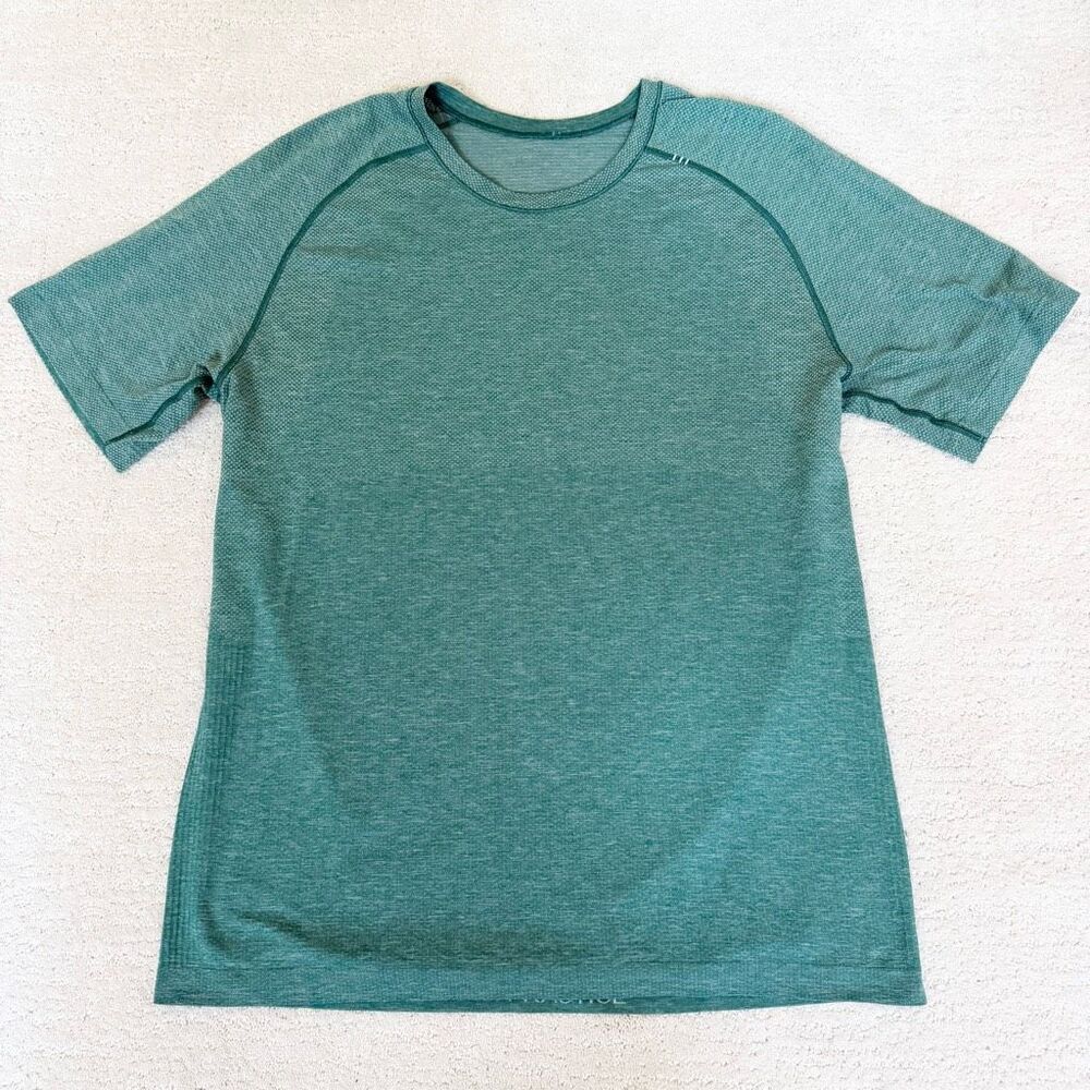 Lululemon Athletica Metal Vent Tech Short Sleeve T Shirt in Laguna / Spirit Gree